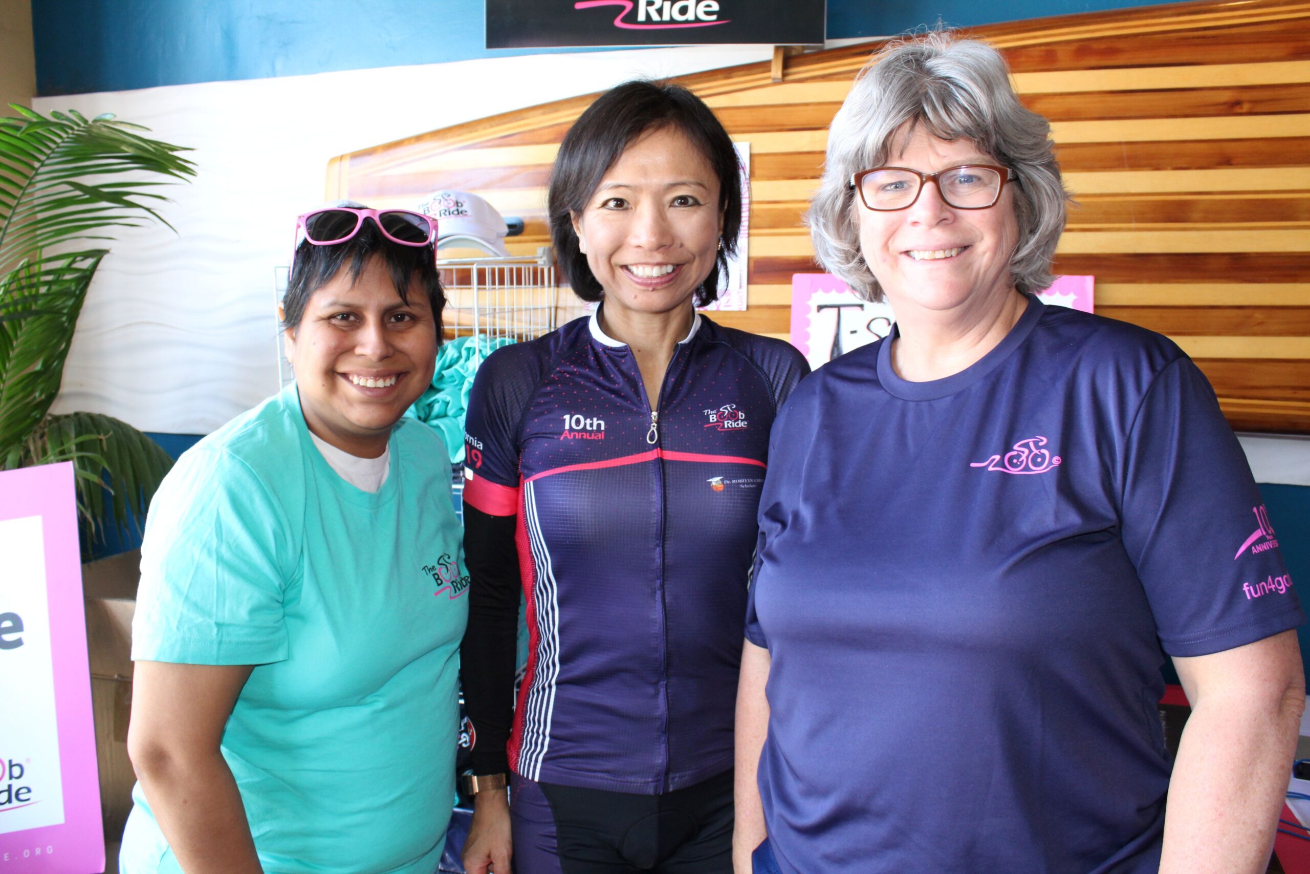 Women volunteering